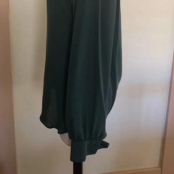 HAUTE HIPPIE EUC Open Back Button Silk Blouse Top - Picture 3 of 6